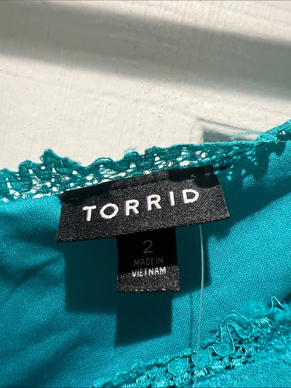 torrid Teal Eyelet Puff Sleeve Blouse NWT - Picture 2 of 10